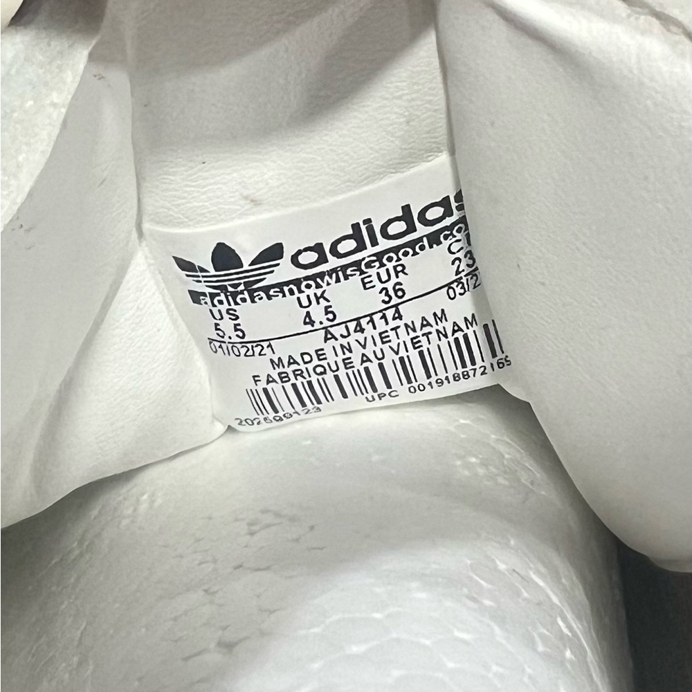 NWT!!! Adidas Samba Pink and Red Heart Sneakers - Picture 9 of 11